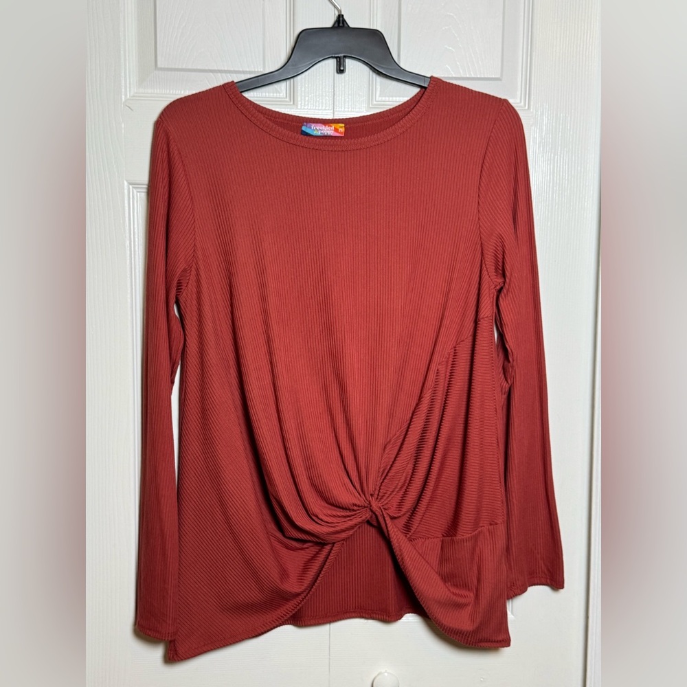 Long Sleeve Twist Front Ribbed Tee - Rust